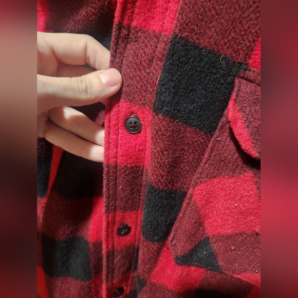 Wrangler Red and Black Checkered Light Jacket - Picture 4 of 10